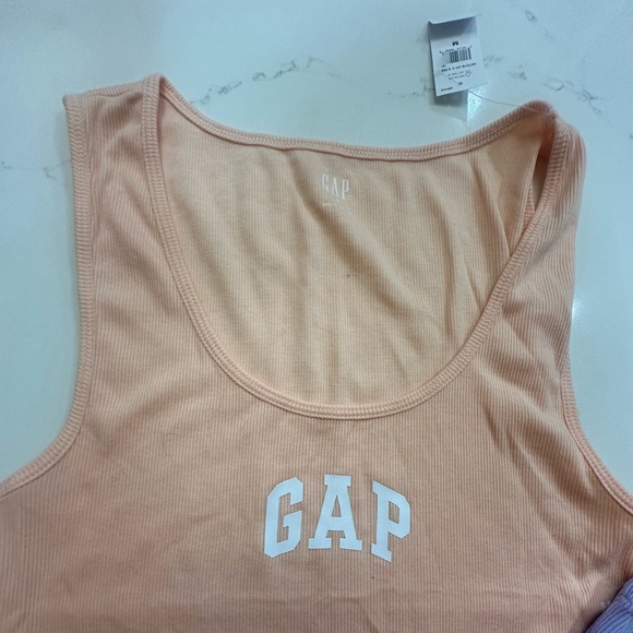 NWT (2) Ribbed Logo Gap Tank Tops -Size:M - Picture 7 of 12